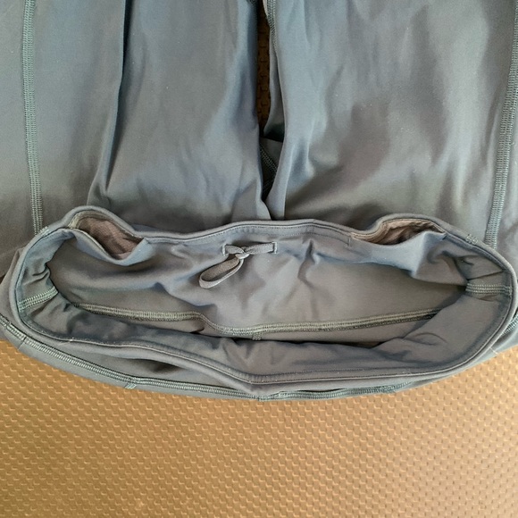 Lululemon Cropped Leggings - Picture 6 of 7